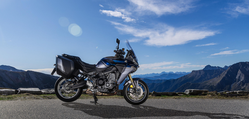 2025-yamaha-mt09atrdxcs-eu-cobalt_blue-static-009-03