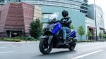 2026-yamaha-xmax300a-eu-icon_blue-action-001-03