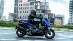 2026-yamaha-xmax300a-eu-icon_blue-action-002-03